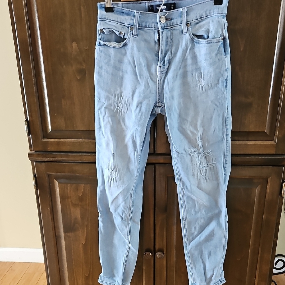 * Very Gently Used 26X30 Hollister Athletic Skinny Distressed Light Blue Jeans